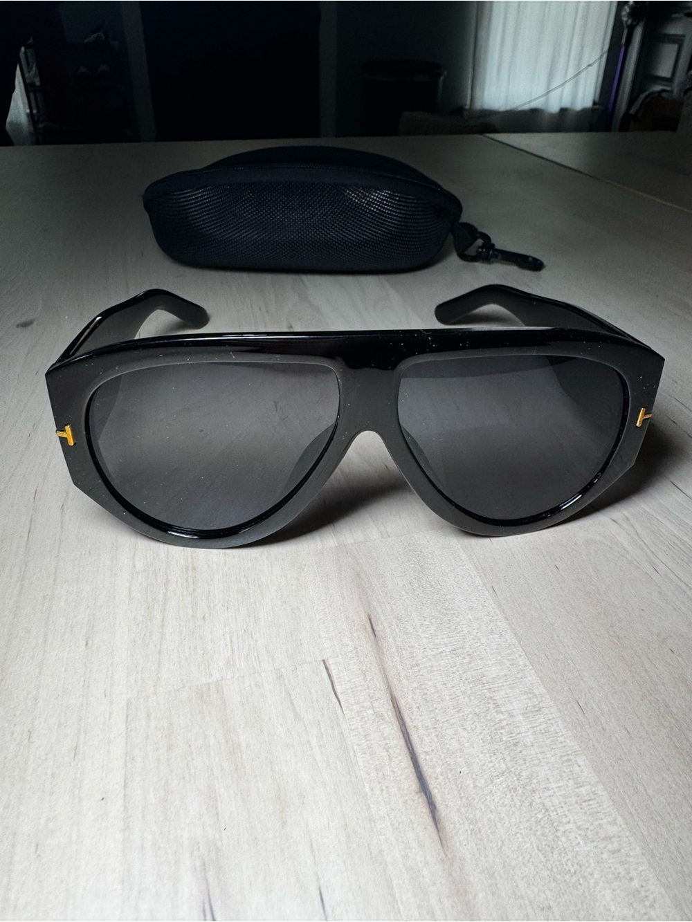 Tom Ford-Inspired Women’s Black Oversized Sunglasses